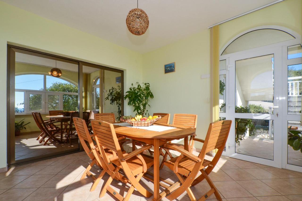 Apartment Apartment Una Seget Vranjica