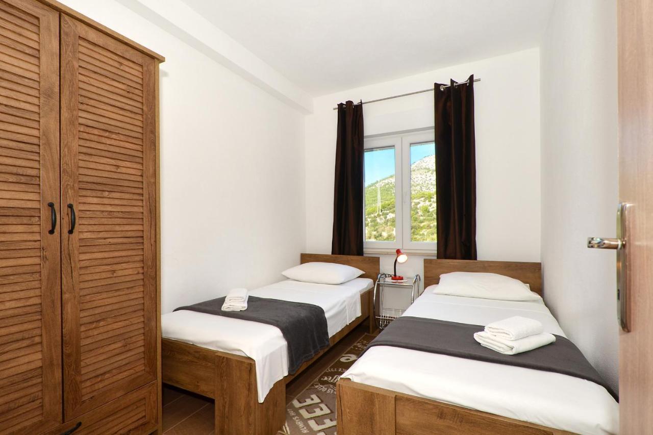 Apartment Una Seget Vranjica