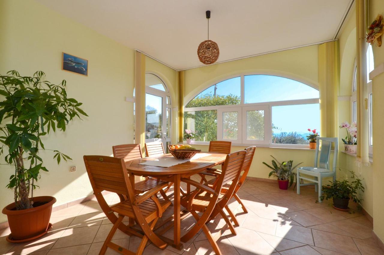 Apartment Una Seget Vranjica
